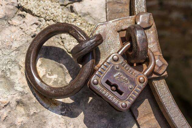 padlock-927392_1920.jpg